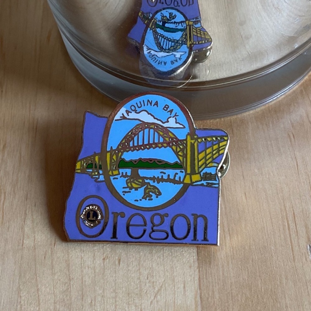 Lions Club Oregon Yaquina Bay Bridge Pin Vintage Enamel Lapel Collectible Purple